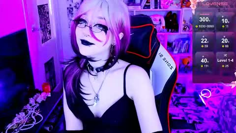 Aki online show from April 21, 2026, 2:51 am