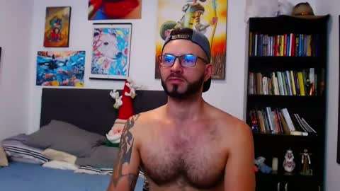 Snapshot of akiles_r chatting on December 4, 2024, 12:08 am akiles online show from December 4, 2024, 12:08 am