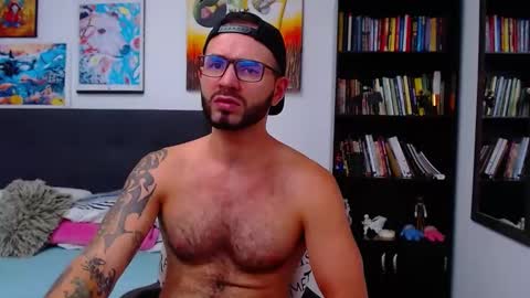 Snapshot of akiles_r chatting on January 7, 2025, 9:57 pm akiles online show from January 7, 2025, 9:57 pm