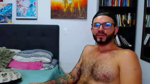 Snapshot of akiles_r chatting on January 9, 2025, 2:01 am akiles online show from January 9, 2025, 2:01 am