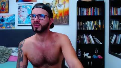 Snapshot of akiles_r chatting on January 13, 2025, 10:56 pm akiles online show from January 13, 2025, 10:56 pm