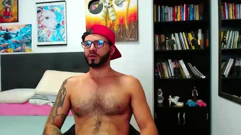 Snapshot of akiles_r chatting on January 22, 2025, 2:15 am akiles online show from January 22, 2025, 2:15 am