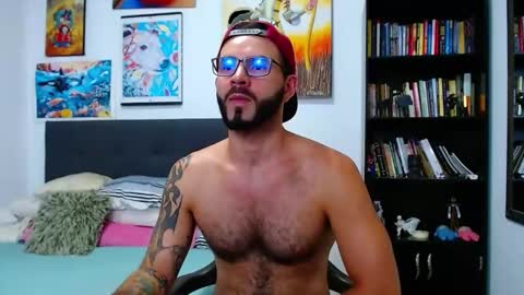 Snapshot of akiles_r chatting on January 28, 2025, 1:39 am akiles online show from January 28, 2025, 1:39 am