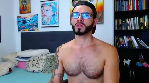 Snapshot of akiles_r chatting on February 6, 2025, 2:22 am akiles online show from February 6, 2025, 2:22 am