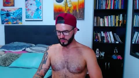 Snapshot of akiles_r chatting on February 18, 2025, 2:05 am akiles online show from February 18, 2025, 2:05 am