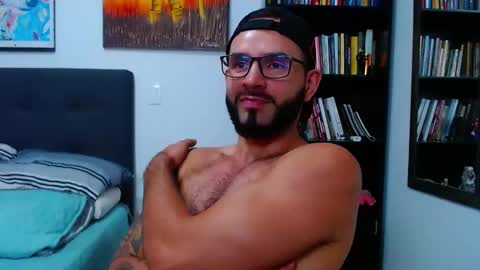 Snapshot of akiles_r chatting on February 21, 2025, 2:06 am akiles online show from February 21, 2025, 2:06 am