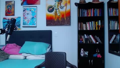 Snapshot of akiles_r chatting on March 4, 2025, 9:22 pm akiles online show from March 4, 2025, 9:22 pm