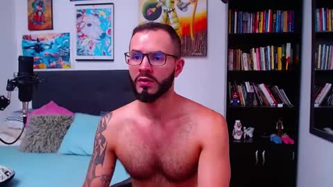 Snapshot of akiles_r chatting on March 6, 2025, 9:53 pm akiles online show from March 6, 2025, 9:53 pm