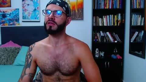 Snapshot of akiles_r chatting on March 7, 2025, 1:31 am akiles online show from March 7, 2025, 1:31 am