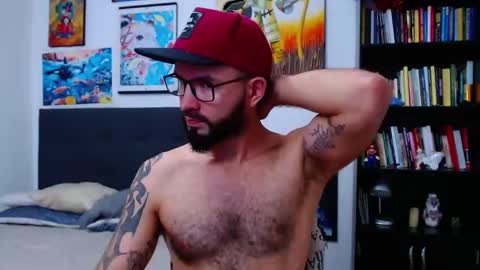 Snapshot of akiles_r chatting on October 22, 2025, 10:42 pm akiles online show from October 22, 2025, 10:42 pm