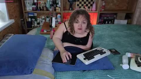 Natalie online show from November 7, 2025, 6:35 am