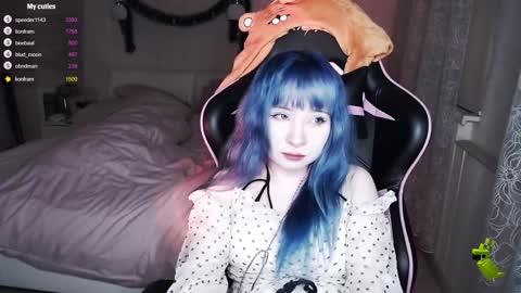 akirahartyx online show from December 22, 2024, 2:38 pm