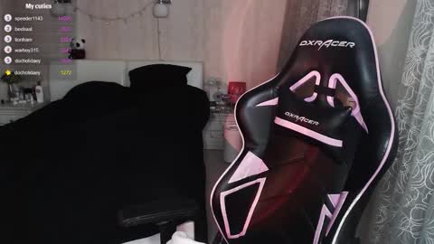 akirahartyx online show from February 2, 2026, 3:11 pm