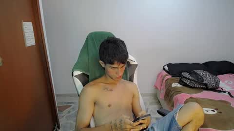 Akyra latin online show from April 1, 2026, 4:02 am