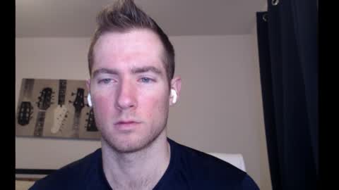 Snapshot of al3xzanderth3gr3at chatting on October 21, 2025, 2:12 am Alex online show from October 21, 2025, 2:12 am