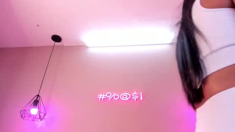 Snapshot of alahia_betancur chatting on January 14, 2025, 8:15 pm Alahia  online show from January 14, 2025, 8:15 pm