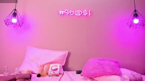 Snapshot of alahia_betancur chatting on February 1, 2025, 3:28 pm Alahia  online show from February 1, 2025, 3:28 pm