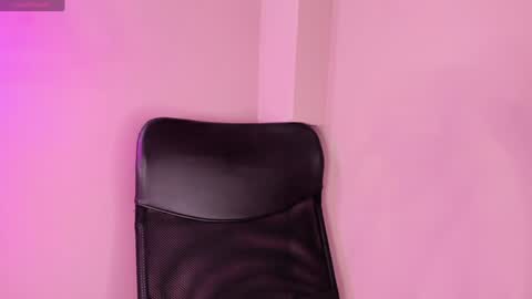 Snapshot of alahia_betancur chatting on February 5, 2025, 6:04 pm Alahia  online show from February 5, 2025, 6:04 pm