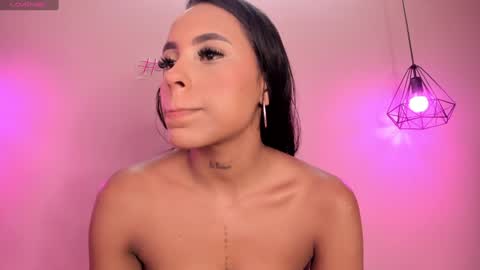 Snapshot of alahia_betancur chatting on February 7, 2025, 6:02 pm Alahia  online show from February 7, 2025, 6:02 pm