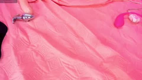 Snapshot of alahia_betancur chatting on February 12, 2025, 6:40 pm Alahia  online show from February 12, 2025, 6:40 pm