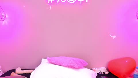 Snapshot of alahia_betancur chatting on March 3, 2025, 2:59 pm Alahia  online show from March 3, 2025, 2:59 pm