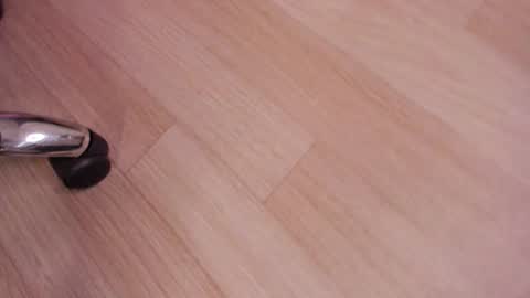 Snapshot of alahia_betancur chatting on October 24, 2025, 4:03 pm Alahia  online show from October 24, 2025, 4:03 pm