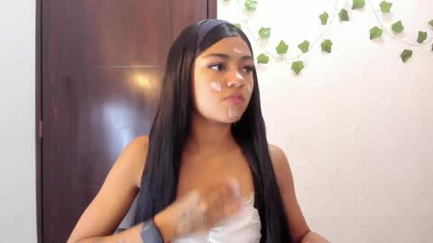 Alaia2  online show from March 25, 2026, 12:11 pm