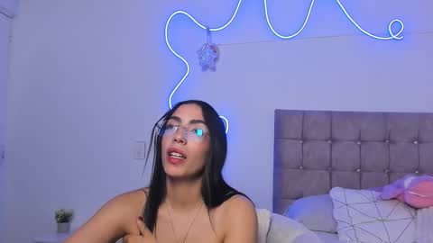 Alaia Alegria online show from March 7, 2026, 5:04 am