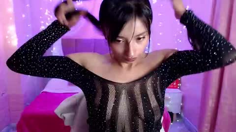 alaia_blue1 online show from November 7, 2025, 3:34 pm