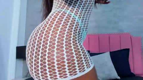 Snapshot of alaia_colins chatting on September 26, 2025, 4:27 am alaia_colins online show from September 26, 2025, 4:27 am