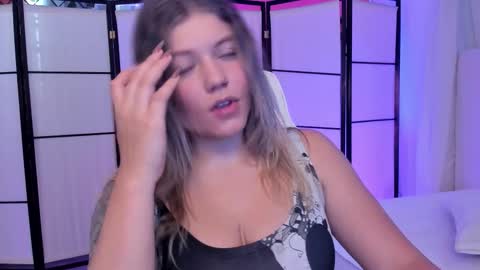 Alaia online show from March 18, 2026, 8:01 pm