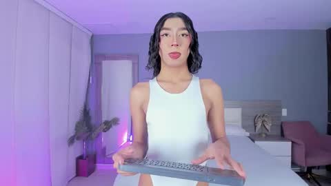 alaiaguerra online show from November 5, 2025, 7:36 pm