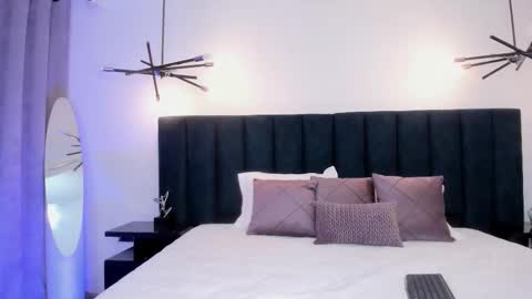 Alaia online show from February 8, 2026, 7:39 pm