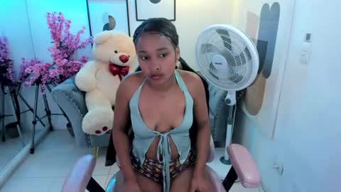 Snapshot of alana_grayy chatting on July 11, 2026, 4:04 am Alana online show from July 11, 2026, 4:04 am