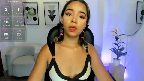 Snapshot of alana_martiins chatting on March 29, 2026, 7:36 pm alana online show from March 29, 2026, 7:36 pm
