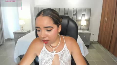 Snapshot of alana_martiins chatting on April 28, 2026, 7:08 pm alana online show from April 28, 2026, 7:08 pm