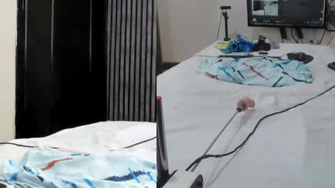 Alana online show from March 25, 2026, 7:20 pm