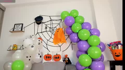       online show from October 30, 2025, 10:21 pm