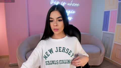 Alana online show from February 9, 2025, 2:49 am