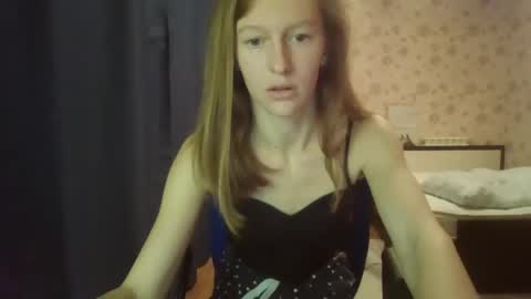 Elisa online show from March 2, 2025, 3:27 pm