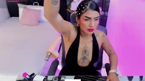 Snapshot of alanna_wild chatting on June 15, 2026, 7:05 pm Alana online show from June 15, 2026, 7:05 pm