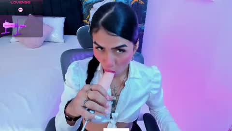 Snapshot of alanna_wild chatting on June 28, 2026, 6:14 pm Alana online show from June 28, 2026, 6:14 pm