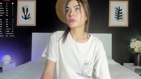 Snapshot of alannarusselll chatting on October 22, 2025, 8:08 pm Alanna Cute Russell online show from October 22, 2025, 8:08 pm