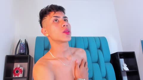 Snapshot of alannaughty_ chatting on January 18, 2025, 6:34 am alannaughty_ online show from January 18, 2025, 6:34 am