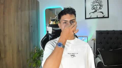 alannaughty_ online show from February 17, 2026, 10:01 am