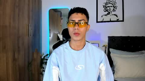 alannaughty_ online show from April 16, 2026, 12:00 am