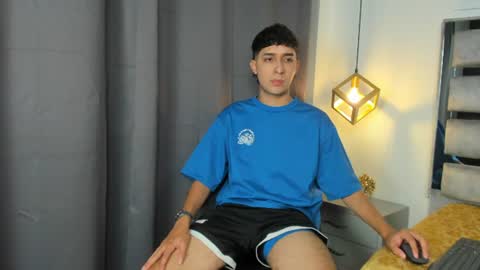 Snapshot of alantaylorr_ chatting on July 5, 2026, 3:34 am alantaylorr_ online show from July 5, 2026, 3:34 am