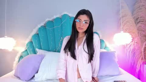 Alassia Hocthner online show from December 15, 2025, 11:36 am