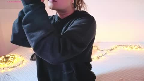 alba_toro535670 online show from April 13, 2026, 12:32 pm