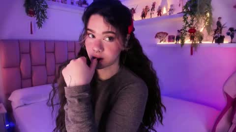 albaandthayron online show from February 21, 2025, 12:17 pm